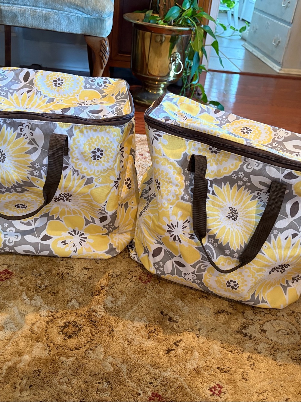 Pair if 31 Thirty-One Floral Tote Bags - Yellow & Gray XL capacity EUC storage